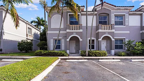 4921 SW 140th Ter Photo 1