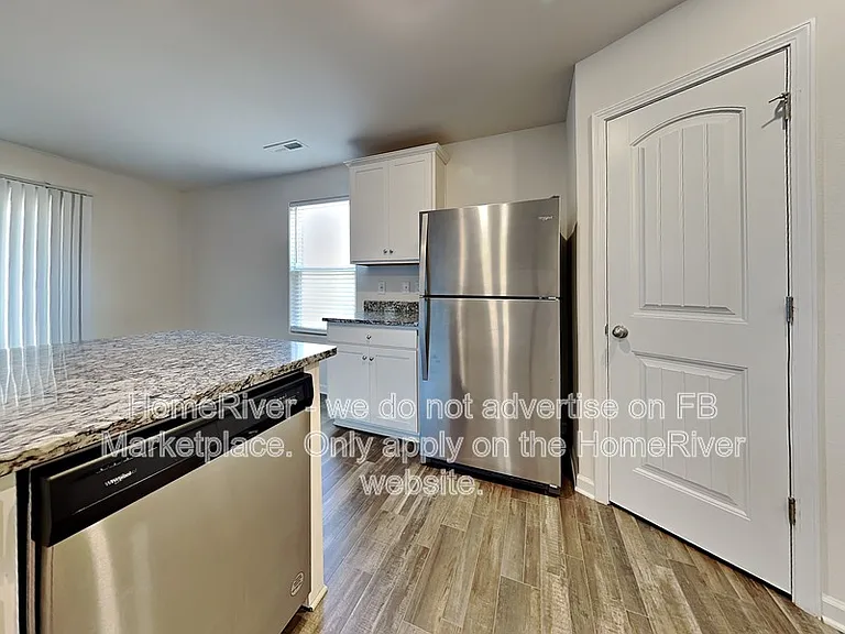 3999 Meredith Woods Ln — Photo 6