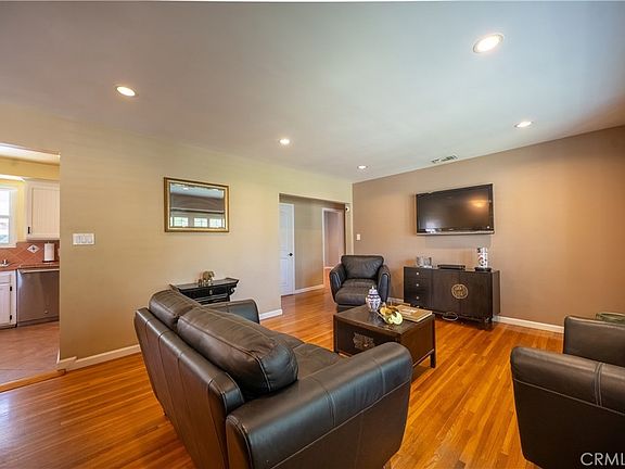 3rd image of 5356 Farna Ave