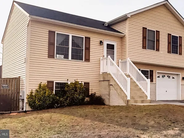 66 McKinley Ct, Inwood, WV 25428