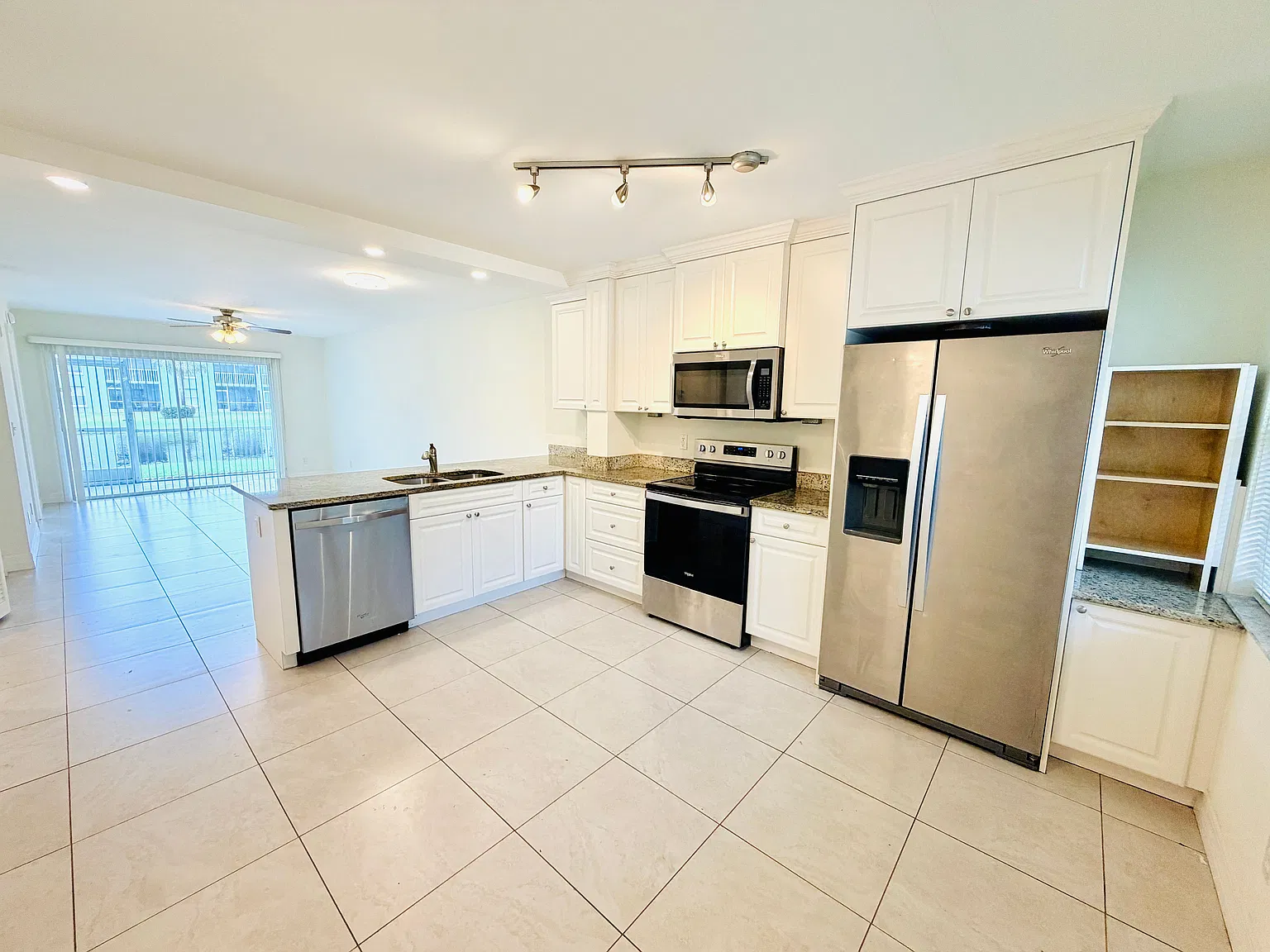 2BR/2BA First-Floor Condo w/ Lake View Piper's Pointe, North Naples — Photo 3