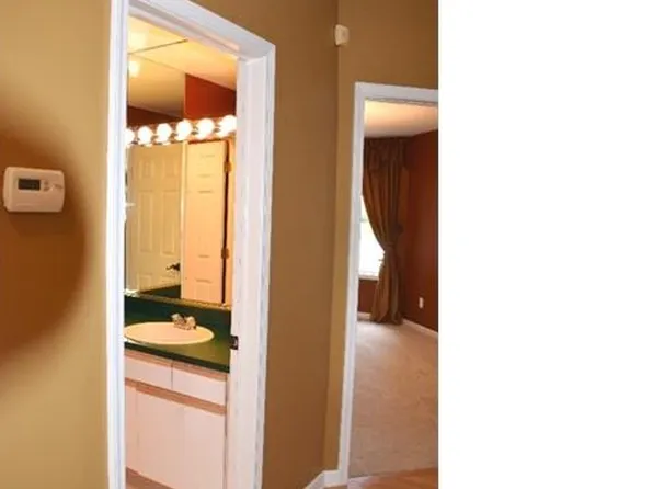 29441 Meadow Rdg S #1, Farmington Hills, MI 48334
