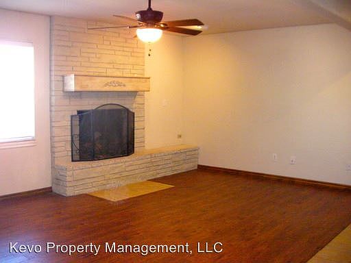 2nd image of 2325 NW 109th St
