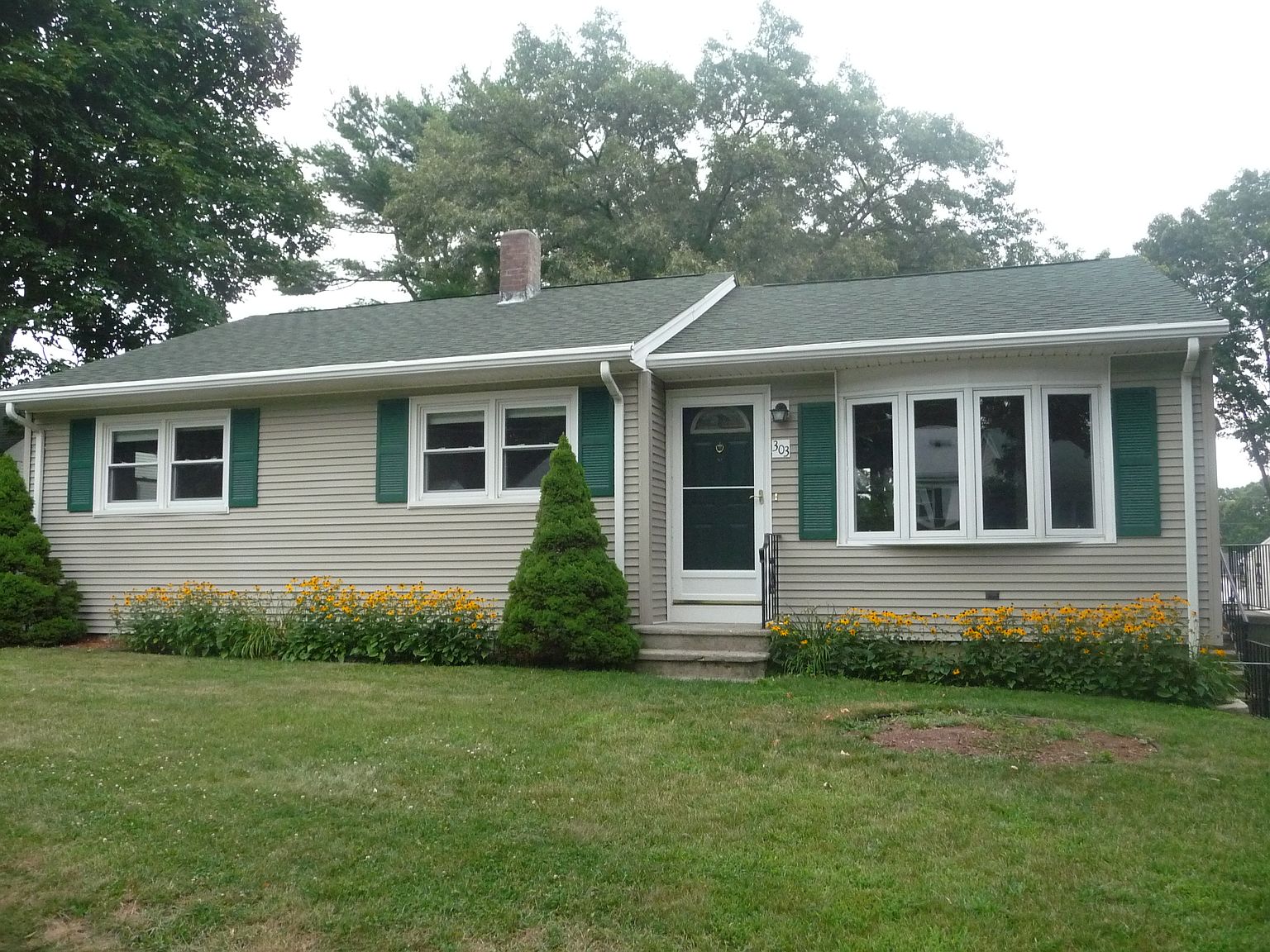 303 England St, Cumberland, RI 02864 Zillow