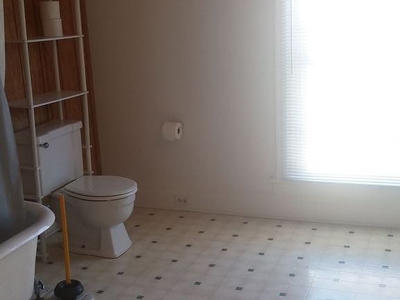 3rd image of 214 1/2 W 13th St