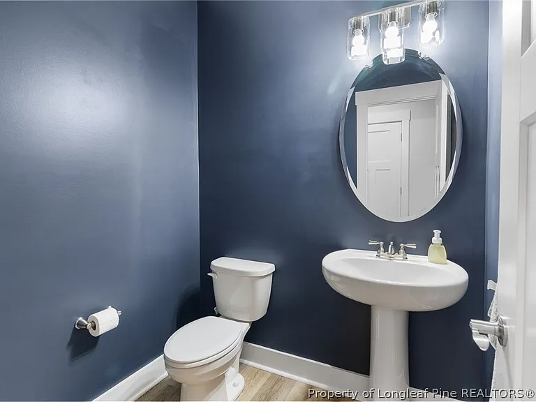 105 Woodford Ln — Photo 7