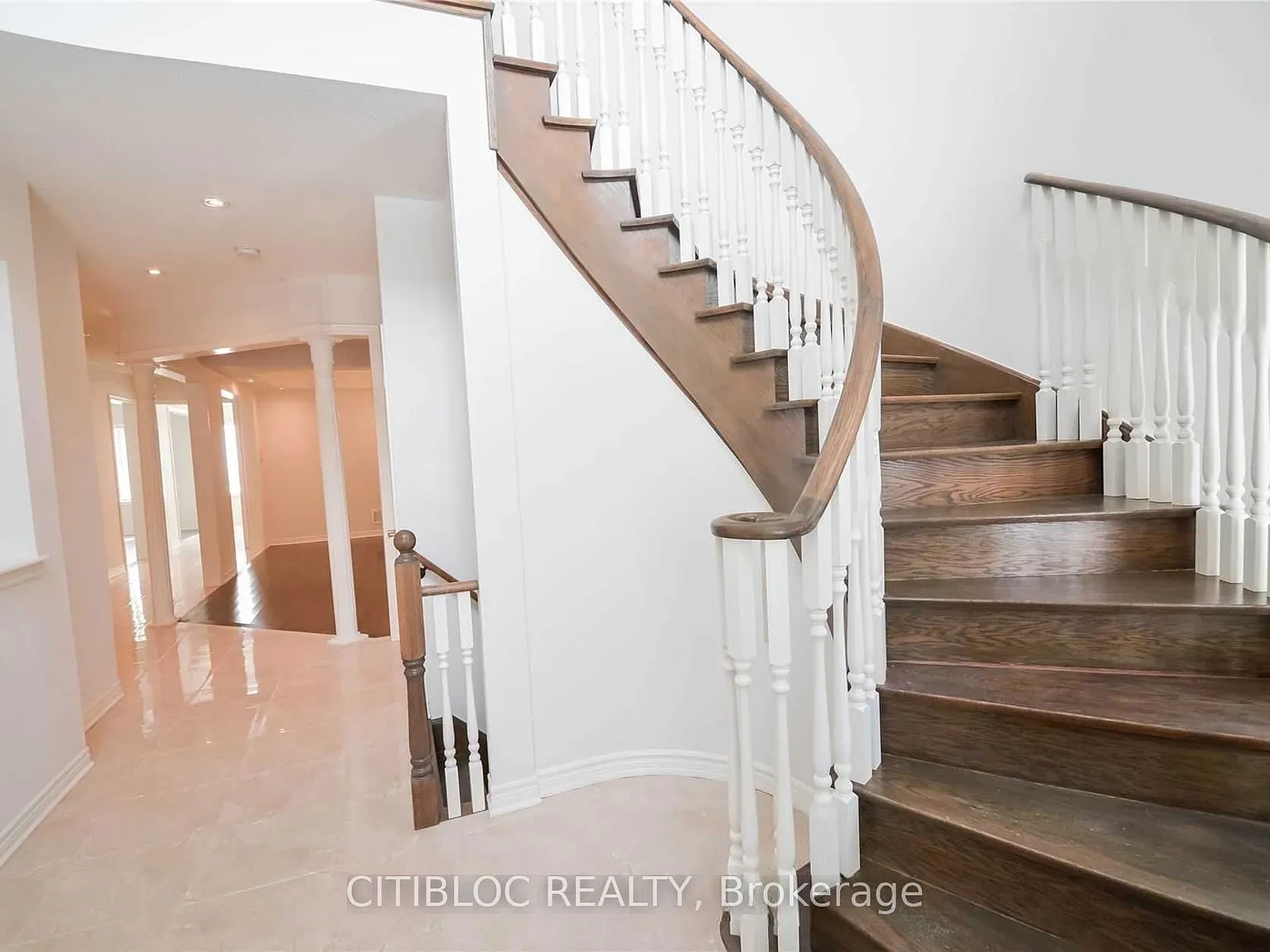 5 bed, $4,000 — Photo 2