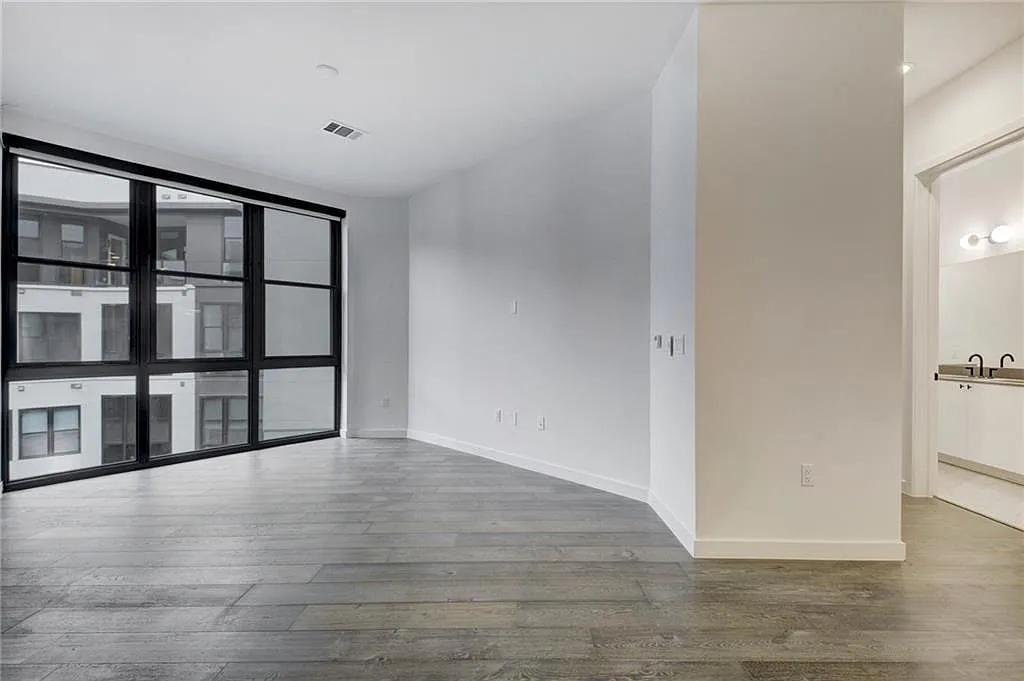 1 bed, 1.0 bath, 755 sqft, $2,450 — Photo 3