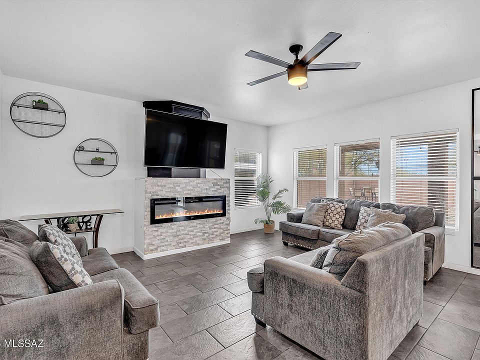 1st image of 6435 S Sunrise Valley Dr