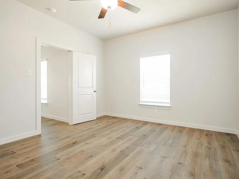 1536 Harvester Dr — Photo 11