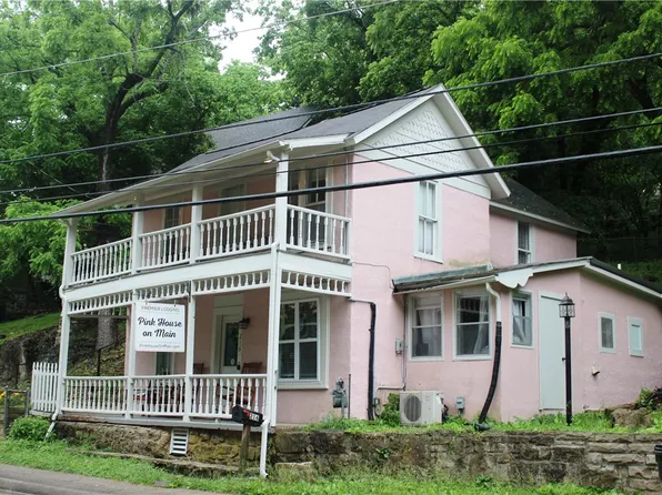 216 N Main St, Eureka Springs, AR 72632