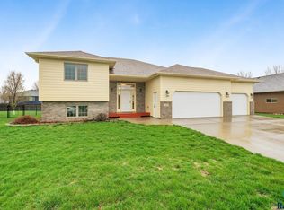 310 W 7th St, Tea, SD 57064