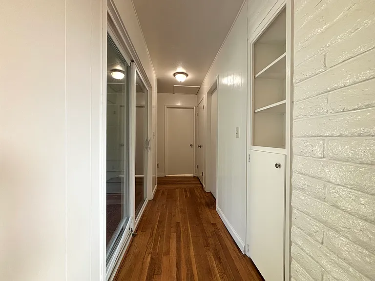 221 Gillette Rd — Photo 5