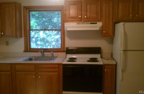3rd image of 129 Franklin Ave