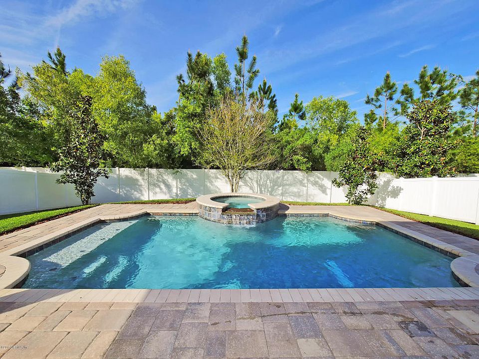 1st image of 109 Captiva Dr