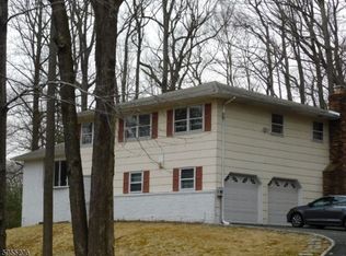 4 Cambridge Rd, Morris Plains, NJ 07950