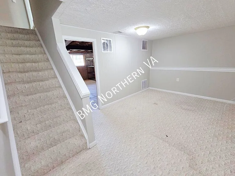 301 Bridle Crest Sq NE — Photo 30