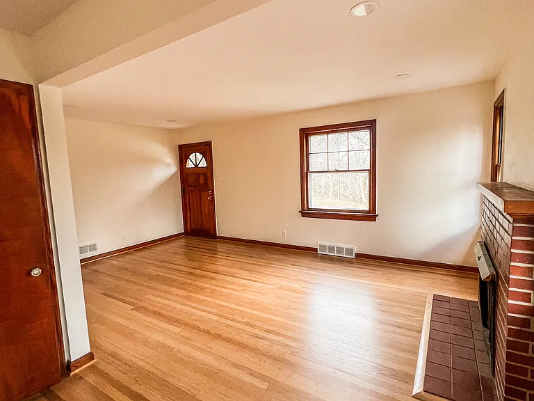 1304 Grand Ave — Photo 5
