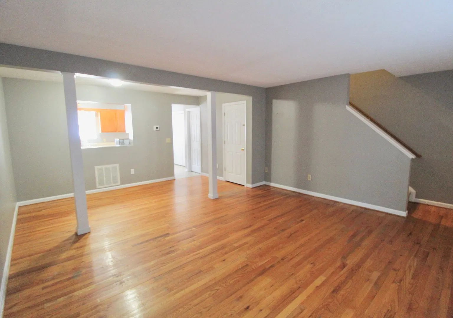 Beautiful 3-Bedroom Townhome for rent! — Photo 3