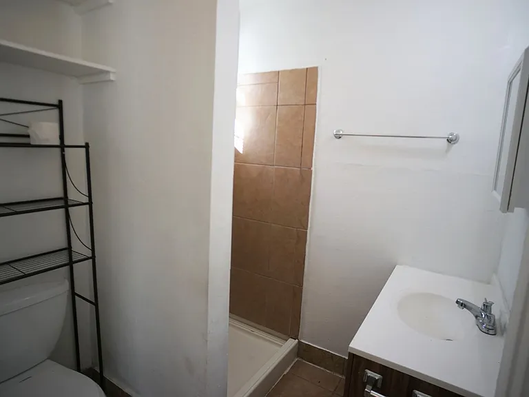 430 Crawford St — Photo 6