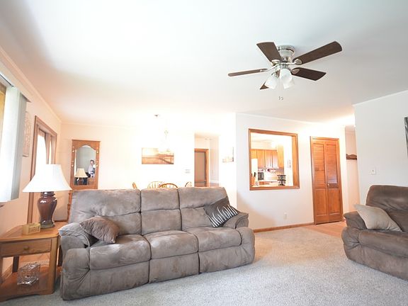 2nd image of 125 E Princess Dr