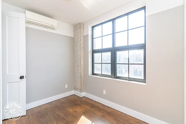 Rented by MySpaceNYC | media 23