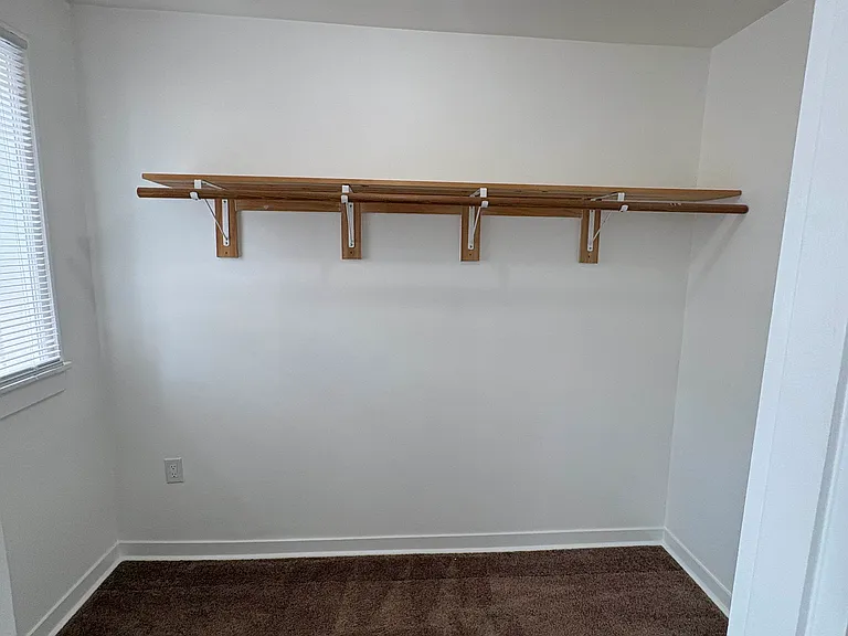 325 Summit Ave E #12 — Photo 13