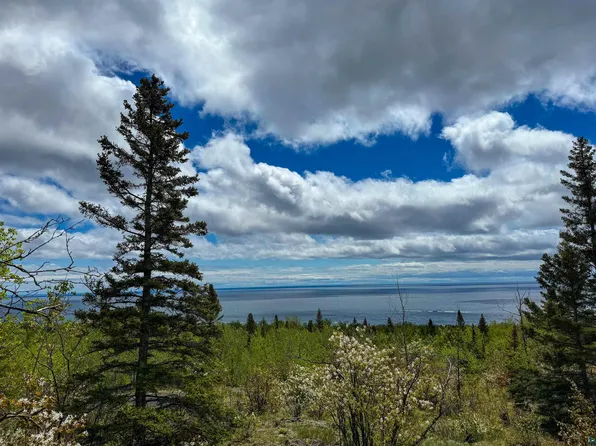 120 Birch Dr, Grand Marais, MN 55604