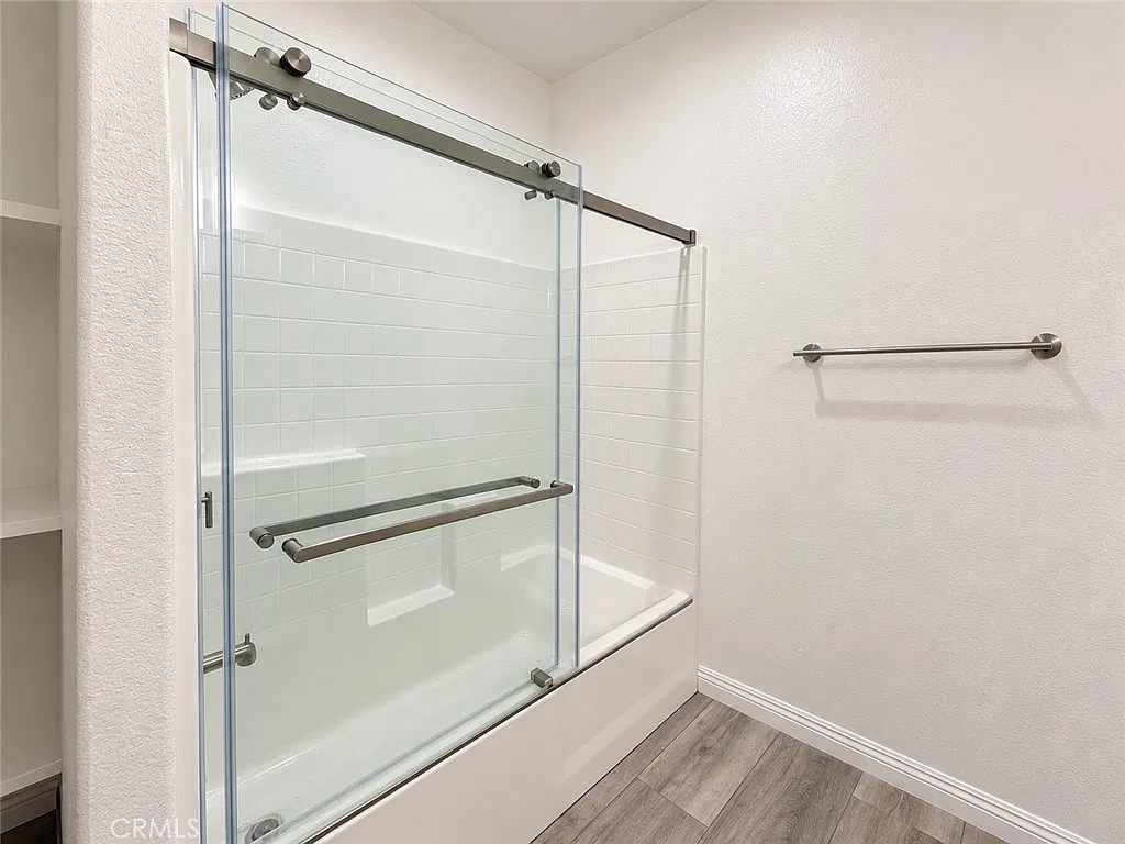 3 bed, 1170 sqft, $3,250 — Photo 4