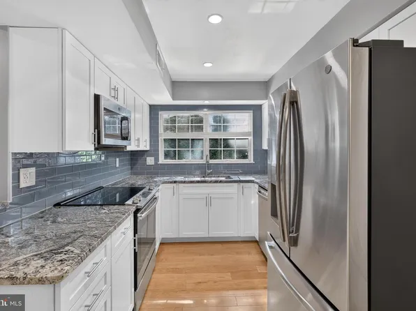 7742 New Providence Dr APT 108, Falls Church, VA 22042