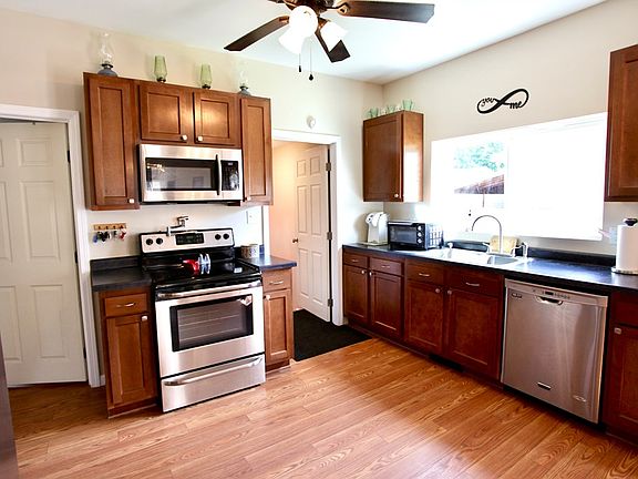 4th image of 866 Tiffin Ave
