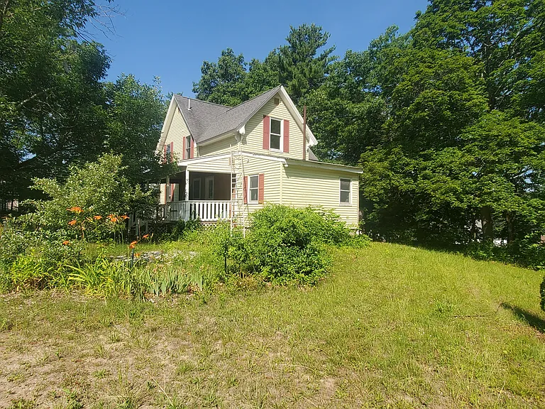 172 W Main St — Photo 1