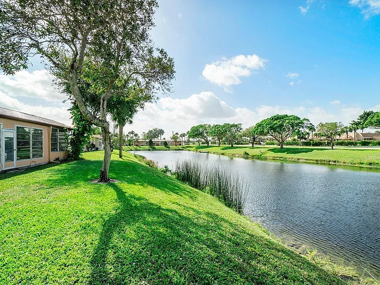 232 Lake Meryl Dr — Photo 30