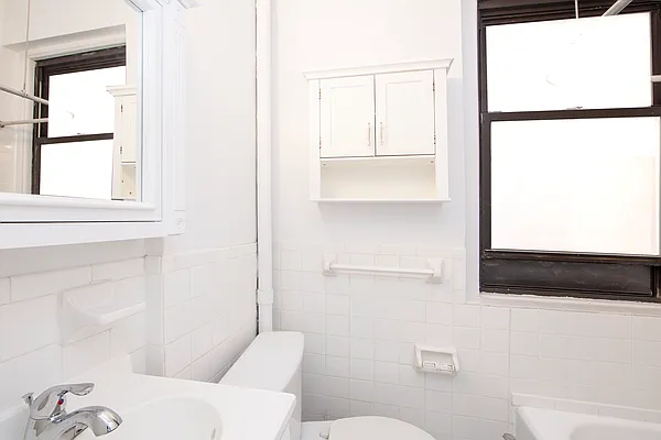 Rented by R New York | media 5