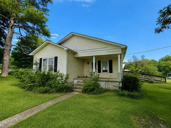 560 State Line Rd, Loretto, TN 38469