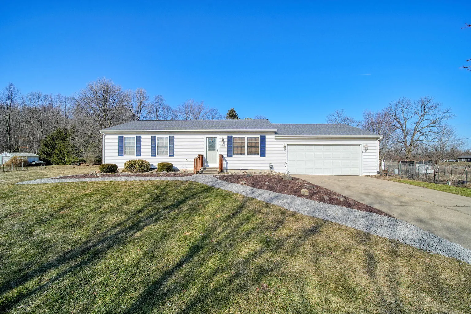 4560 E Territorial Rd photo 1