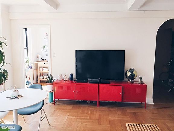 3rd image of 201 W 77th St APT 2B