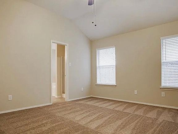3rd image of 3002 San Martin Dr