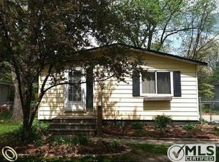 1007 N Park St, Highland, MI 48356