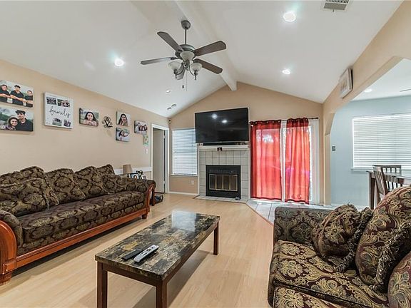 5th image of 923 Peggotty Pl