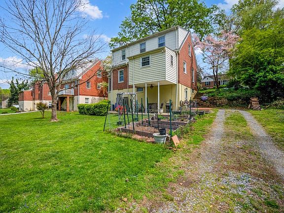 4th image of 4307 Tremont St