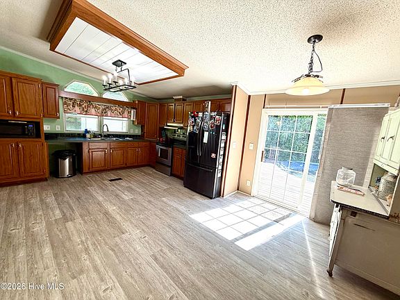 4th image of 1038 Blackburn Hollow Road
