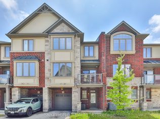 2 Egleston Ln, Hamilton, ON L9G0G7