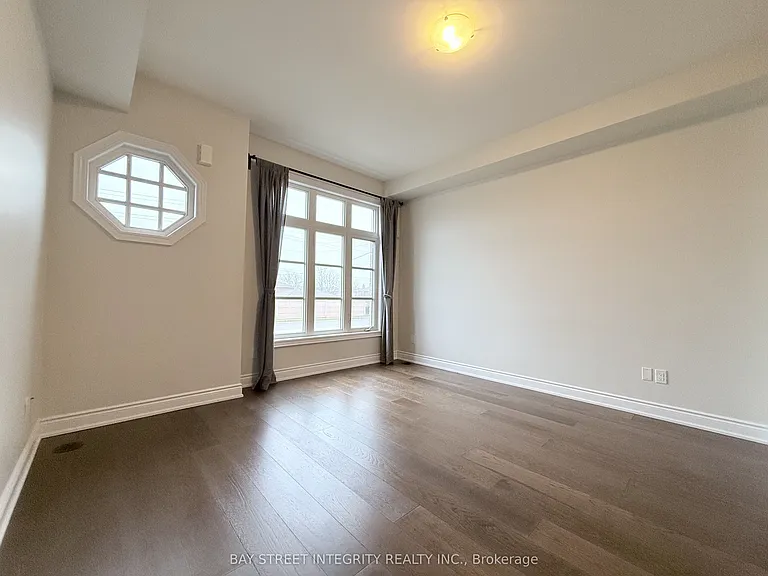 2160 Trafalgar Rd #3 — Photo 5
