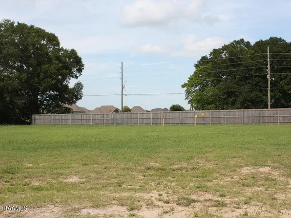 102 Cape Town Ave, Youngsville, LA 70592