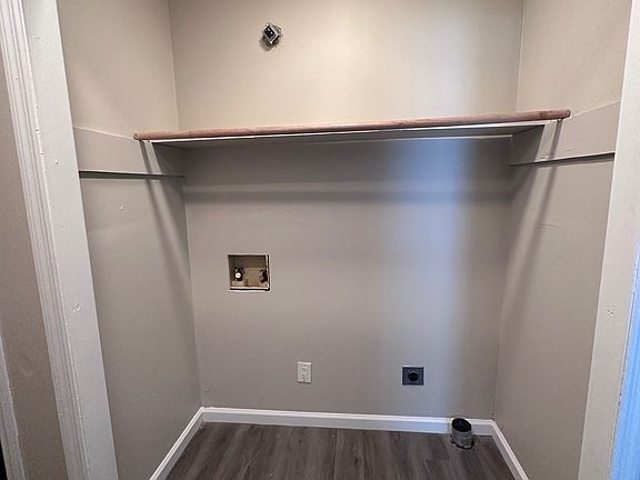 3rd image of 5807 Aftonshire Dr