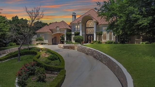 1st image of 3613 Wooded Creek Cir