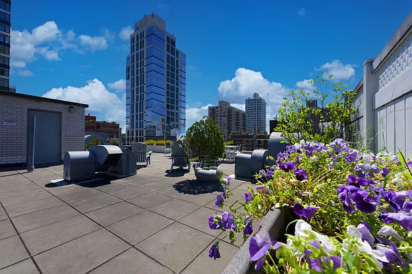 Rented by Buchbinder & Warren | media 17