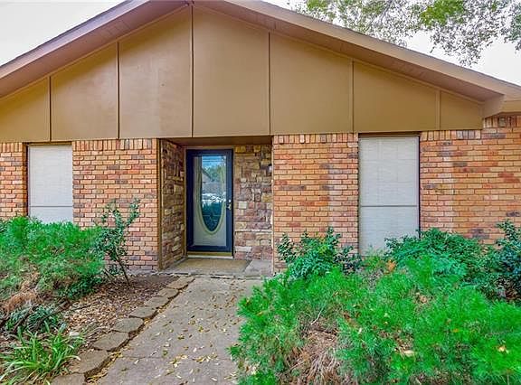 4th image of 2618 Branch Oaks Dr