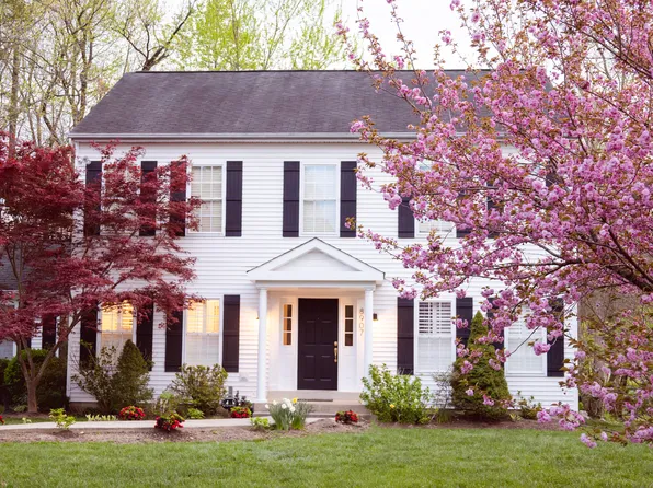 8907 Jameson St, Lorton, VA 22079